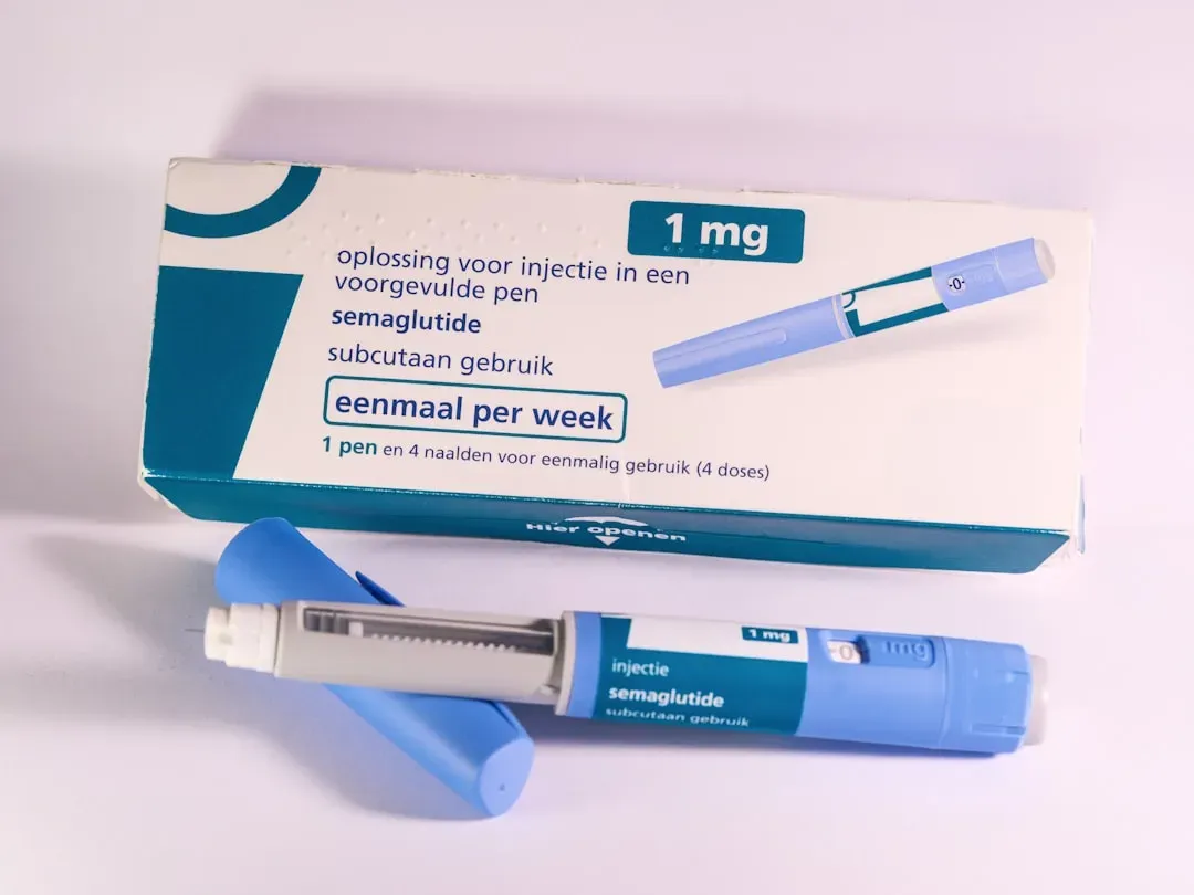 Semaglutide dose escalation timeline over 20 weeks, gradually increasing from 0.25mg to 2.4mg for weight loss protocol guide